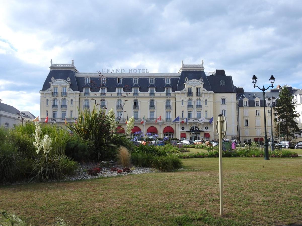 Les 3 Mouettes A Cabourg - Cote Normande Apartment Exterior photo